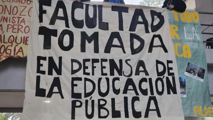 Estudiantes en lucha: Toma de facultades y clases normales en Rosario