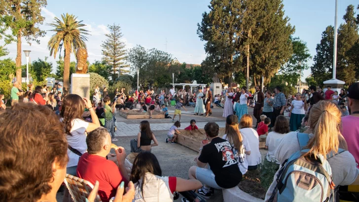 Timbúes disfrutó un finde a plena diversión y cultura con la Feria Caribeña y del Mundo