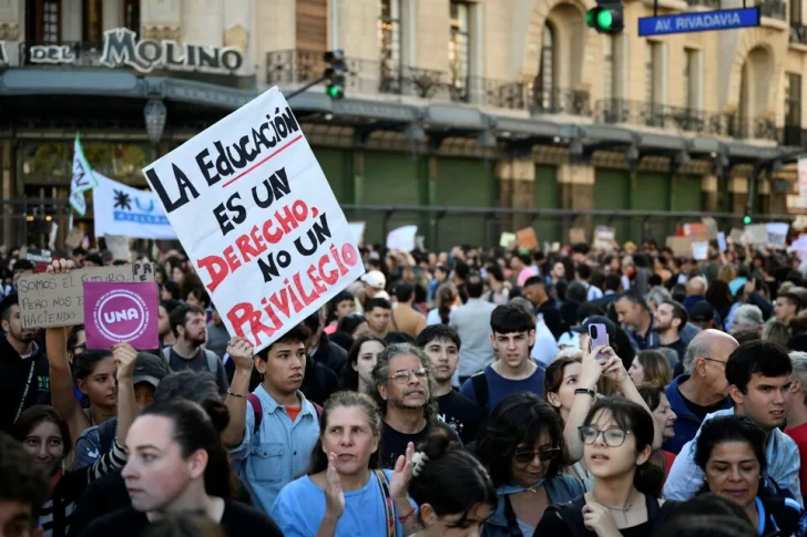 A nivel nacional: Universidades realizan un paro de 24 horas luego de la ratificación del veto