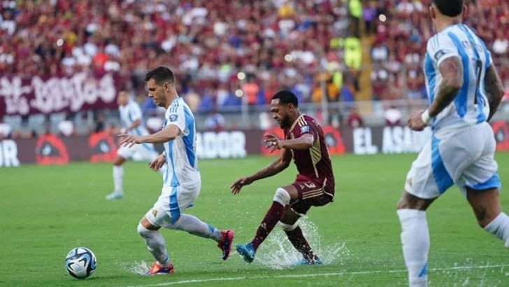 Los campeones del mundo se miden hoy contra Bolivia en el Estadio Monumental