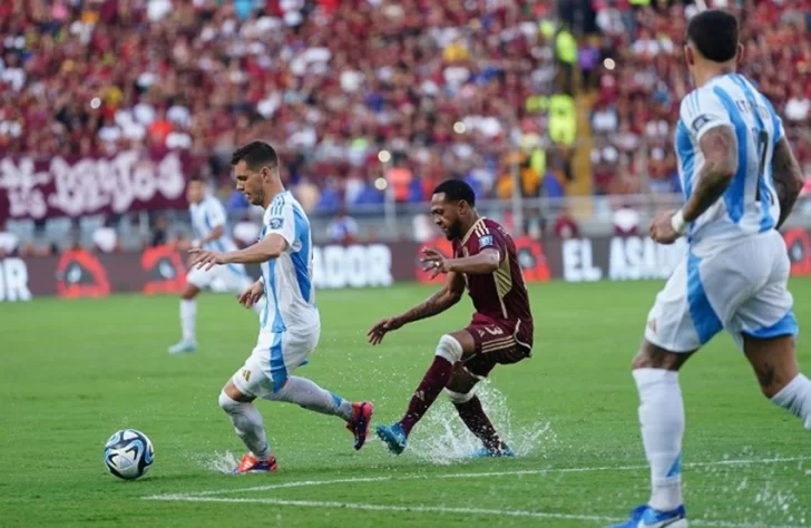 Los campeones del mundo se miden hoy contra Bolivia en el Estadio Monumental