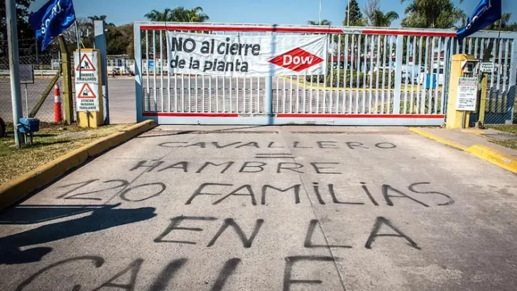 La Cámara de Comercio expresó su preocupación por el cierre de Dow y enfatizó que “no hay riegos” ambientales