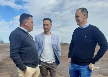 Enrico, Rasetto y Calori recorrieron las obras del desvío de camiones en La Ribera