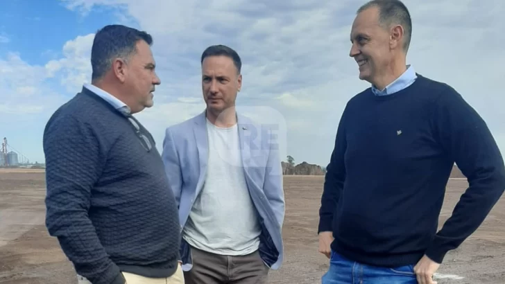 Enrico, Rasetto y Calori recorrieron las obras del desvío de camiones en La Ribera