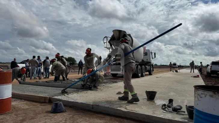 Enrico recorrió las obras en Villa La Ribera: “Viene avanzando bien”