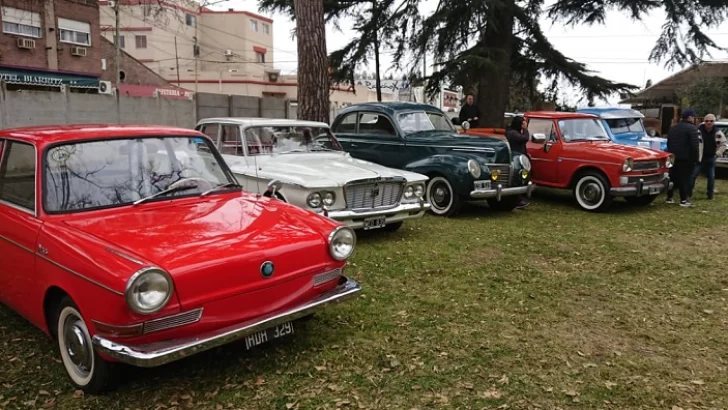 Pueblo Andino se prepara para su 1ra exposición de autos, motos y camionetas