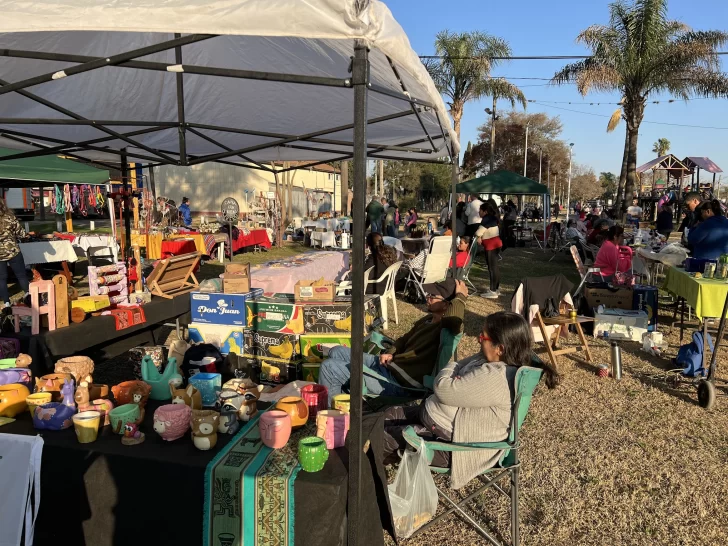 La Feria Artesanal “Hecho en Oliveros” se renueva para la temporada de verano