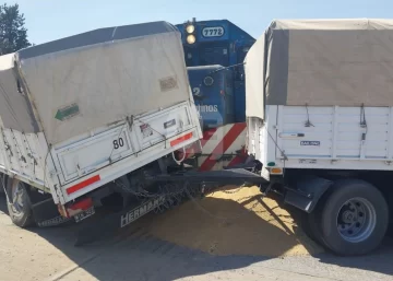 Corte en Villa La Ribera: Choque entre un camión y una dotación del tren en ruta 91 y las vías