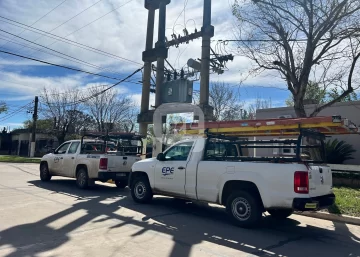 Vecinos de barrio Vialidad le reclamaron a la EPE que incorpore un transformador