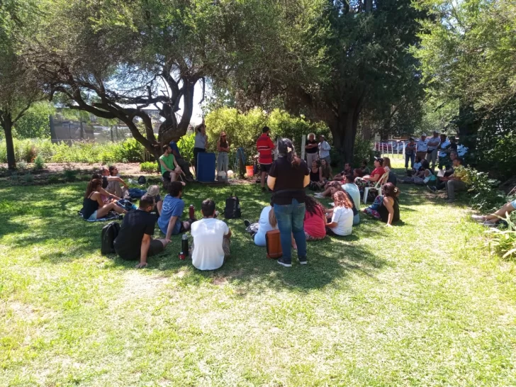 Huerta Abierta: Un encuentro para promover la biodiversidad y el cuidado del suelo en Oliveros