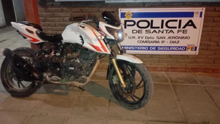 La policía de Diaz secuestró una moto robada durante patrullaje en ruta 10