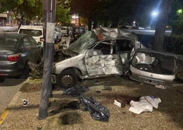 Tragedia en Rosario: Circulaba a alta velocidad con su auto y atropelló a una familia cordobesa