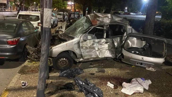 Tragedia en Rosario: Circulaba a alta velocidad con su auto y atropelló a una familia cordobesa