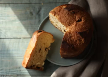 Barrancas organizó un amasado solidario para llevar pan dulce a las mesas de las familias locales