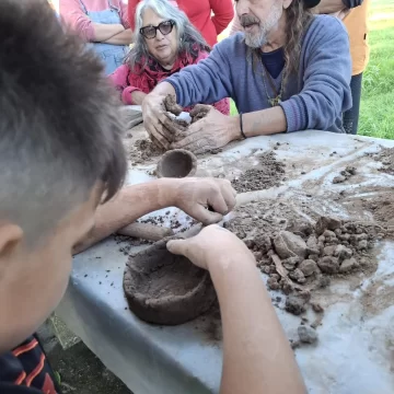 Puerto General San Martín realizó un taller de cerámica ancestral con fuerte raíz cultural