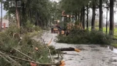 Díaz trabaja para recuperar la localidad tras el paso de la tormenta